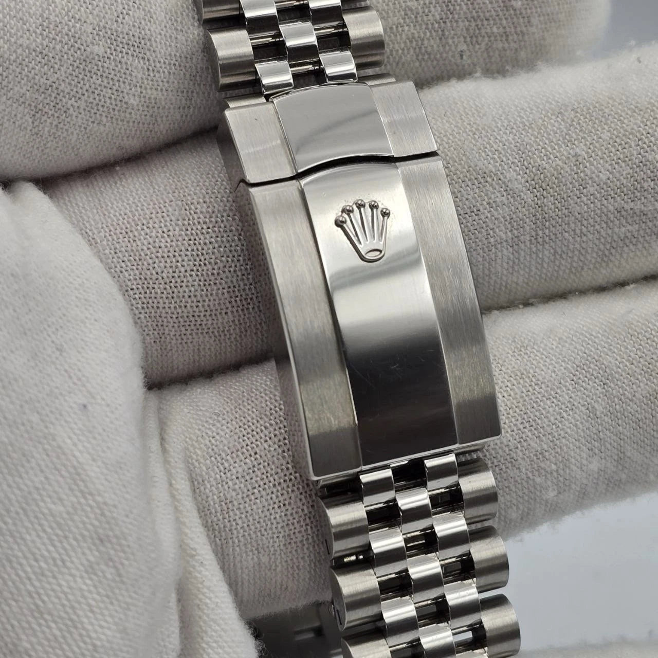 PAPERS 2025 Rolex Datejust 41mm 126334 Blue Stick Dial Fluted Bezel Jubilee BOX