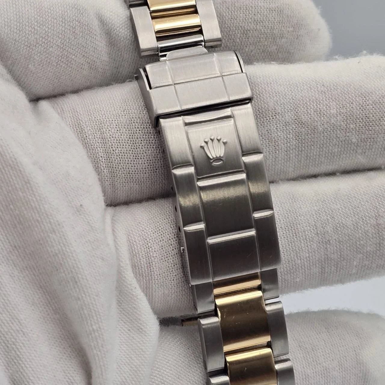 Rolex Submariner Date 16613 Black Dial Two Tone Steel Gold 40mm Watch