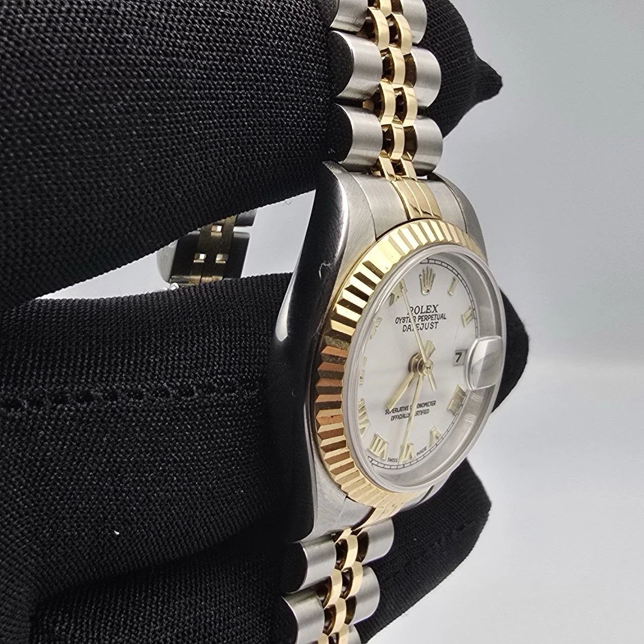 Rolex Lady Datejust Gold Steel Fluted Bezel White Roman Jubilee 26mm Watch 79173