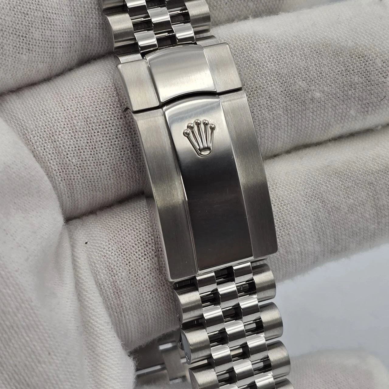 PAPERS 2025 MINT Rolex Datejust 41mm Smooth Mint Green Dial Jubilee 126300 BOX