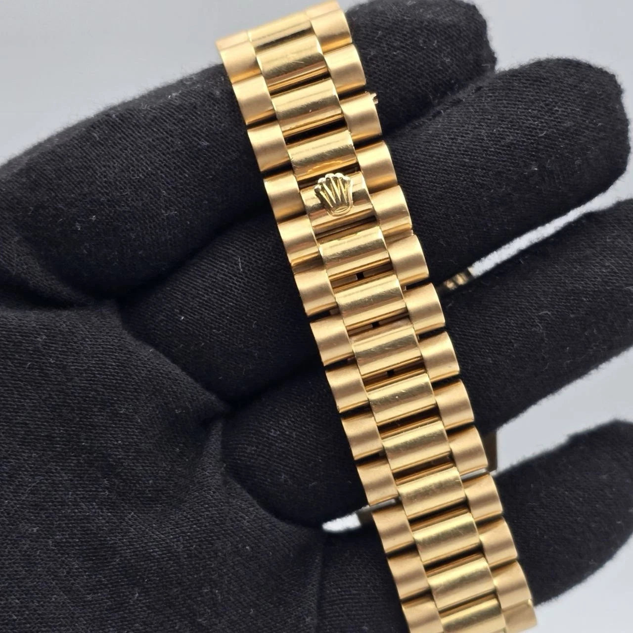 Rolex Day-Date 18038 President 18k Gold FACTORY Silver Dial 36mm Watch