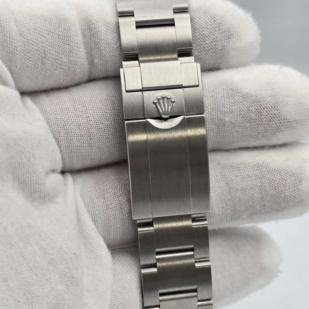 PAPERS 2023 Rolex Explorer II 42mm 226570 Stainless Steel Black Dial BOX
