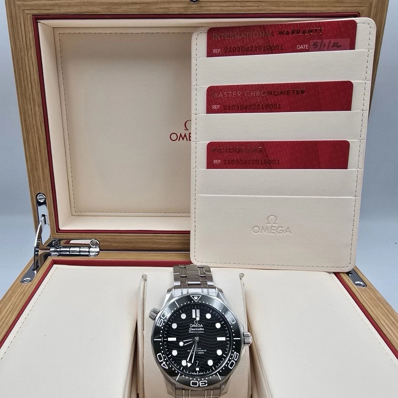 PAPERS 2026 Omega Seamaster Diver Seaweed Green 210.30.42.20.10.001 42mm