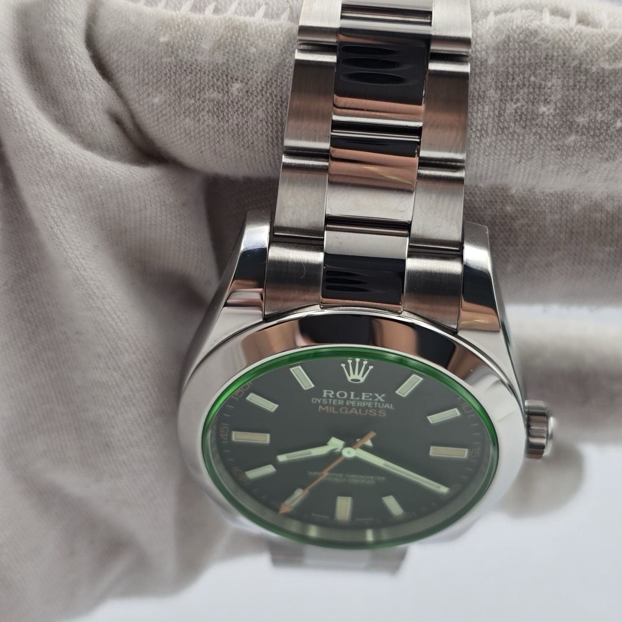 2023 PAPERS Rolex Milgauss 40mm Steel Black Dial Green Crystal 116400GV BOX