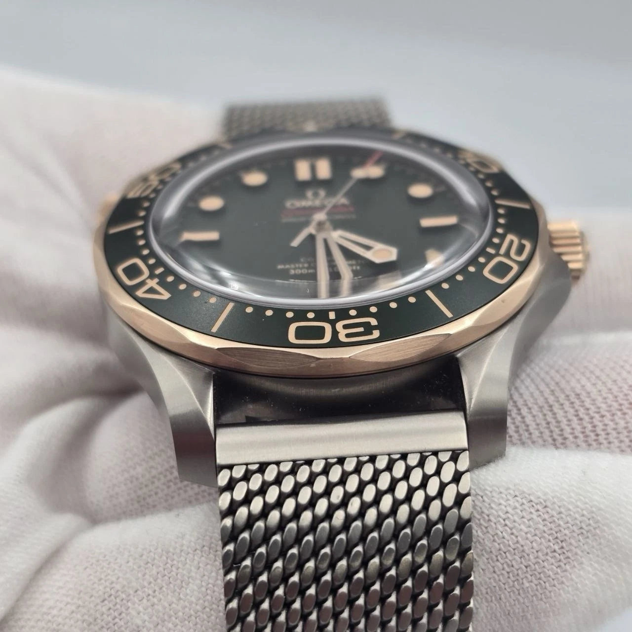 2025 Omega Seamaster Diver Green Titanium Bronze Gold 210.90.42.20.10.001