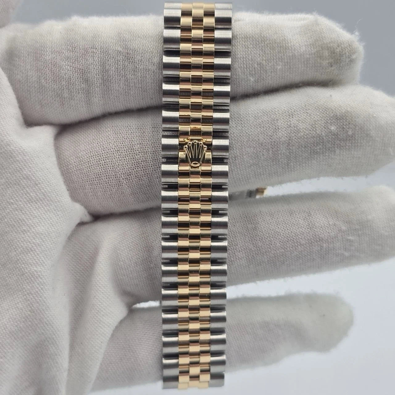 NEW 2026 Rolex Datejust 31mm White Roman Two Tone Yellow Gold Jubilee 278273