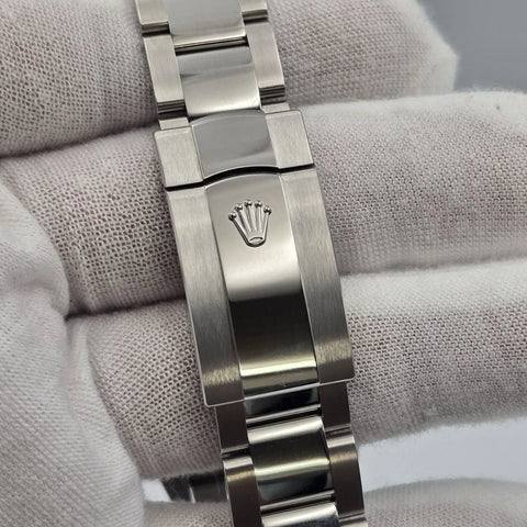 PAPERS 2022 Rolex Milgauss 40mm Steel Black Dial Green Crystal 116400GV BOX