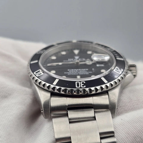 PAPERS 2000 Rolex Submariner Date 16610 40mm Black Dial Stainless Steel BOX