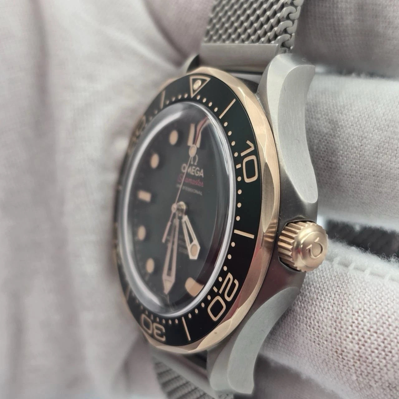 2025 Omega Seamaster Diver Green Titanium Bronze Gold 210.90.42.20.10.001