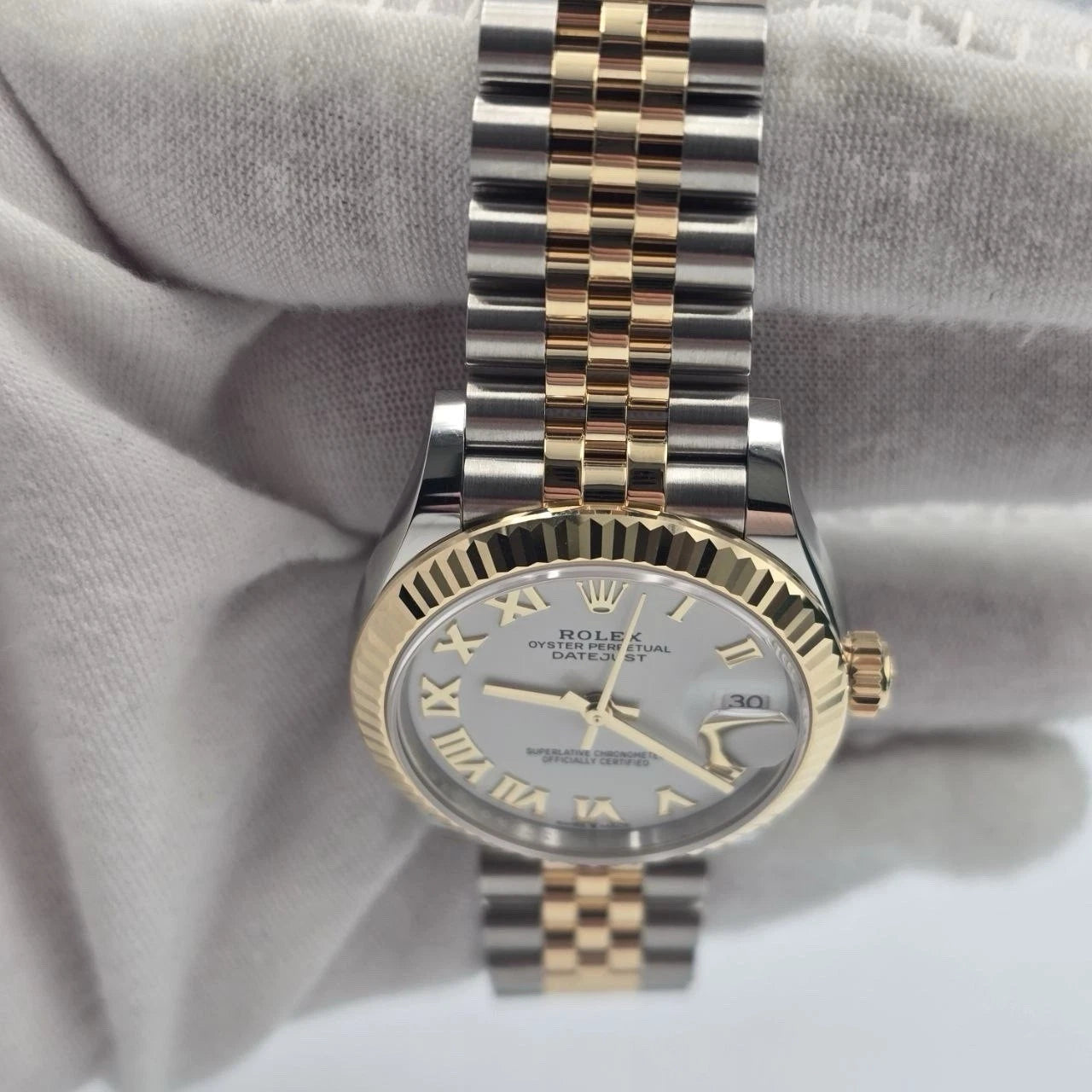NEW 2026 Rolex Datejust 31mm White Roman Two Tone Yellow Gold Jubilee 278273