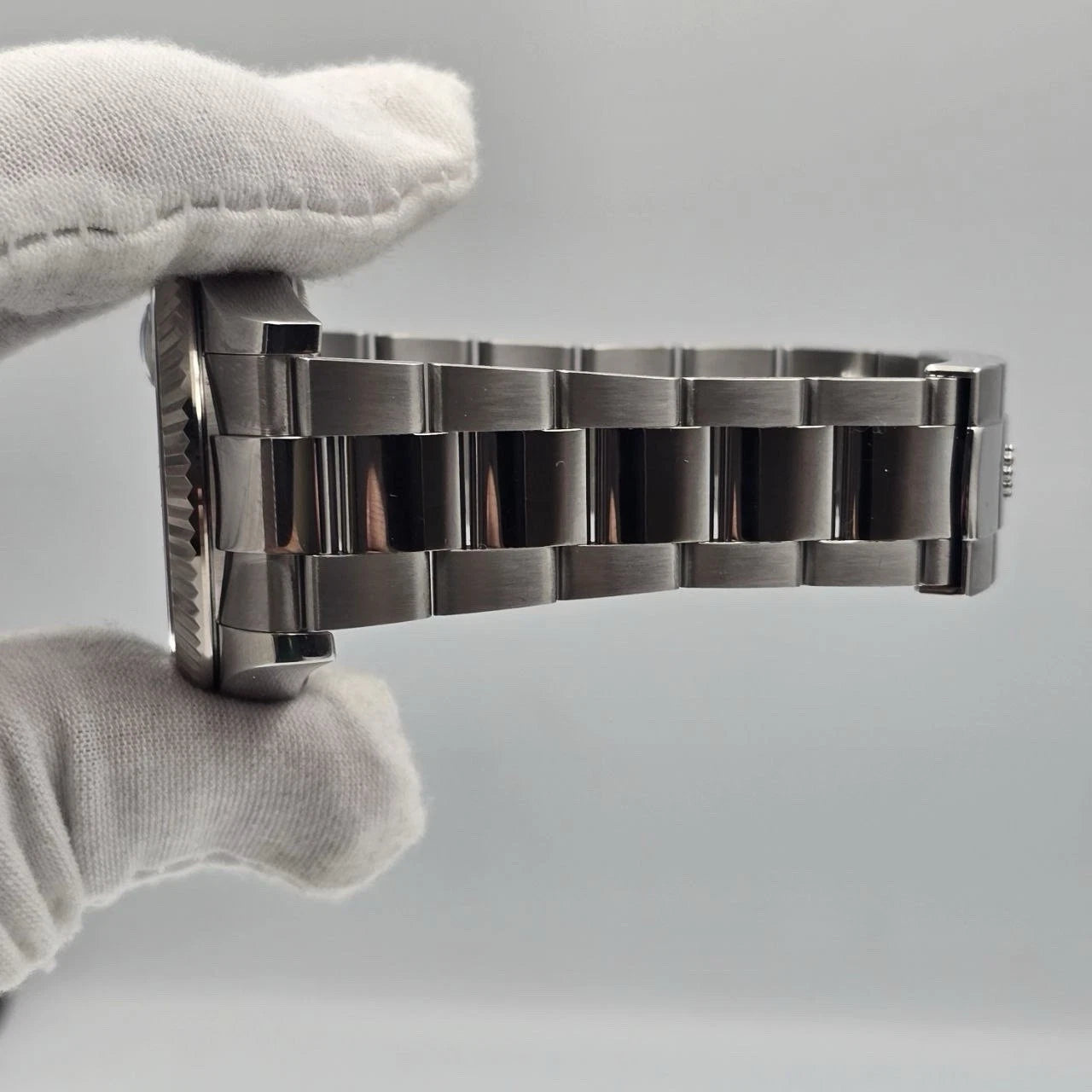 PAPERS 2025 Rolex Sky-Dweller Mint Green Oyster Fluted Bezel 42mm 336934 BOX