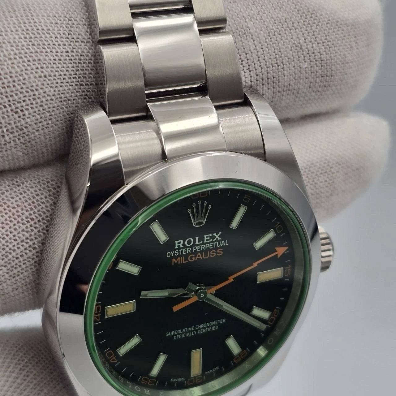 PAPERS 2022 Rolex Milgauss 40mm Steel Black Dial Green Crystal 116400GV BOX