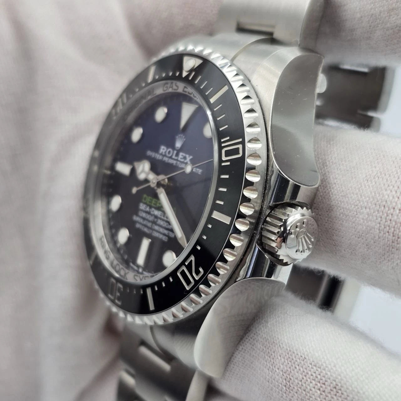 PAPERS 2022 Rolex Sea-Dweller Deepsea James Cameron Blue 136660 44mm Watch BOX