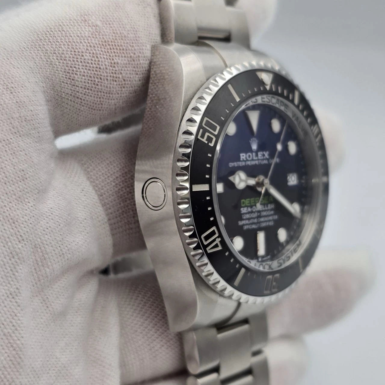 PAPERS 2022 Rolex Sea-Dweller Deepsea James Cameron Blue 136660 44mm Watch BOX