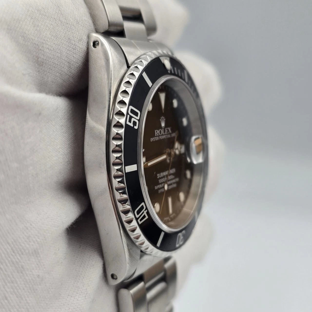 PAPERS 2000 Rolex Submariner Date 16610 40mm Black Dial Stainless Steel BOX