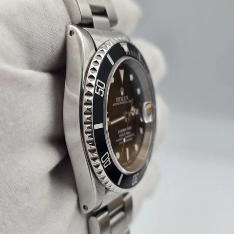PAPERS 2000 Rolex Submariner Date 16610 40mm Black Dial Stainless Steel BOX