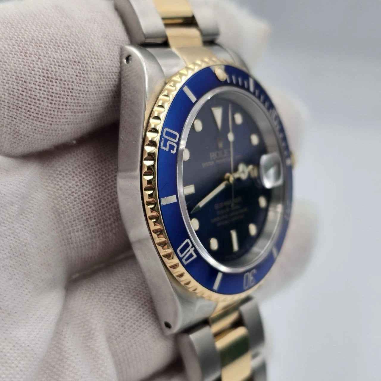 Rolex Submariner Date 16613 Blue Dial Steel Two Tone Gold 40mm Watch