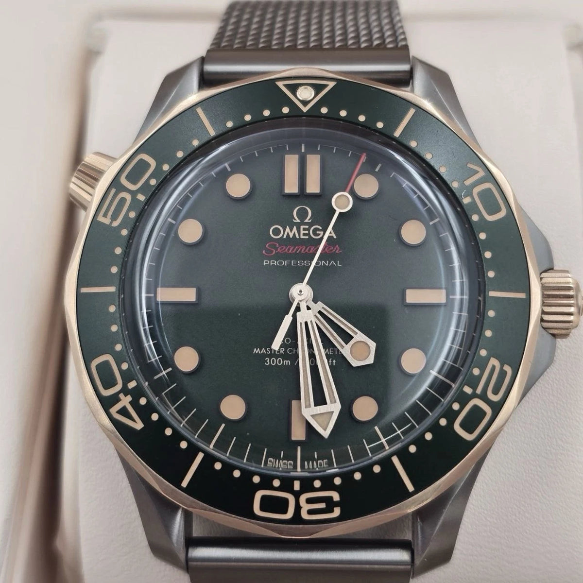 2025 Omega Seamaster Diver Green Titanium Bronze Gold 210.90.42.20.10.001