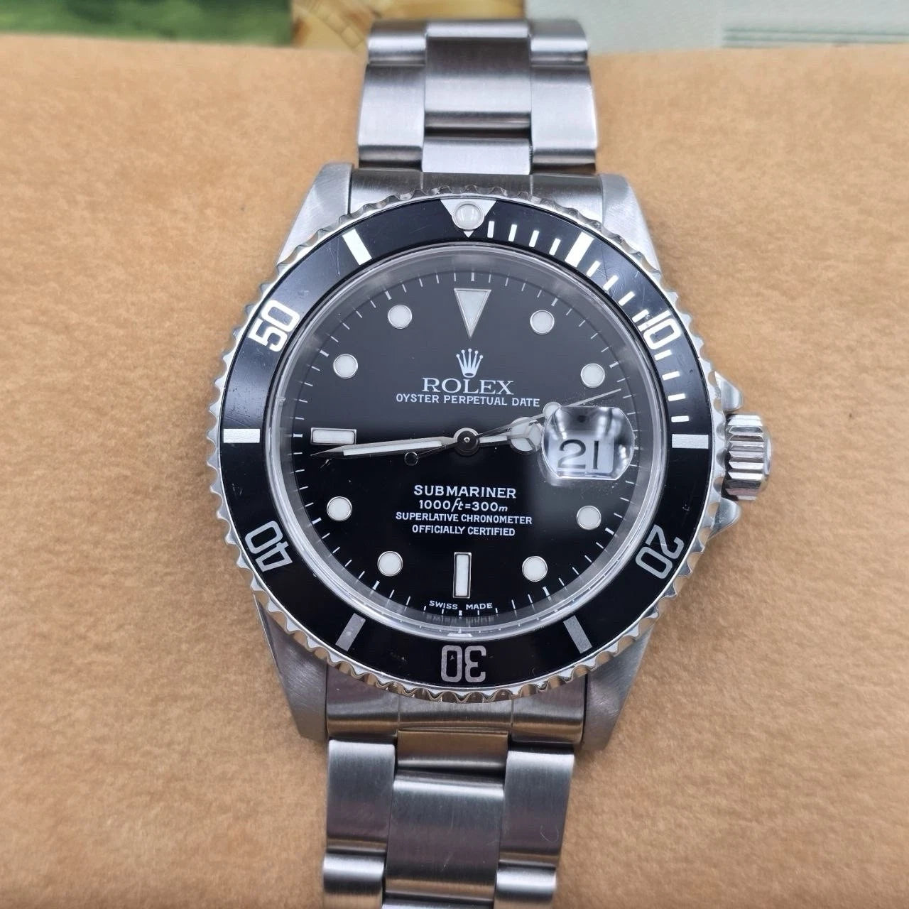 PAPERS 2000 Rolex Submariner Date 16610 40mm Black Dial Stainless Steel BOX