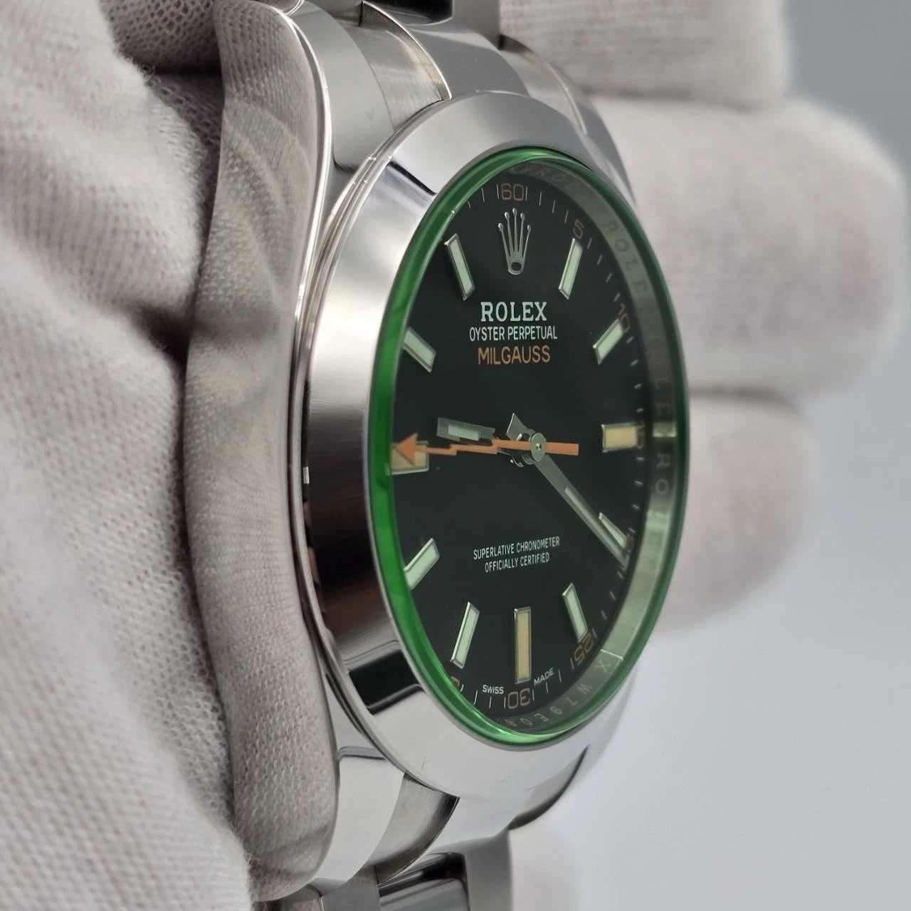 PAPERS 2022 Rolex Milgauss 40mm Steel Black Dial Green Crystal 116400GV BOX