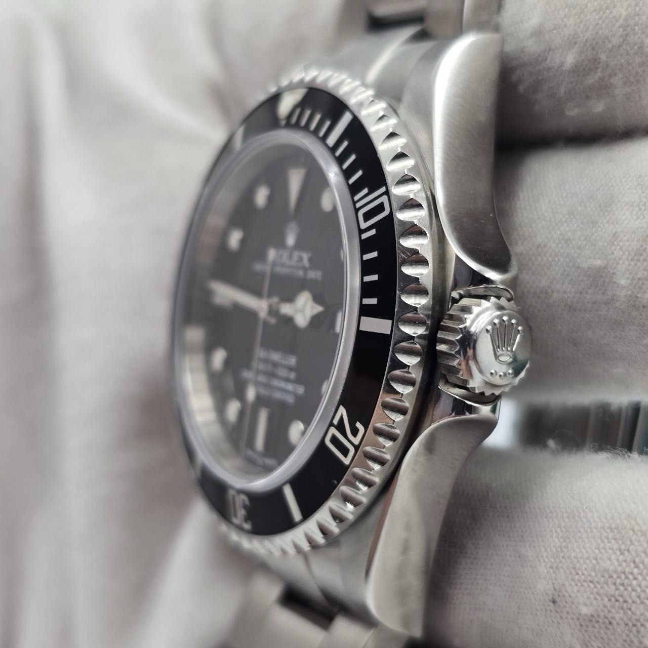 2006 Rolex Sea-Dweller Stainless Steel Black Dial 40mm Watch 16600