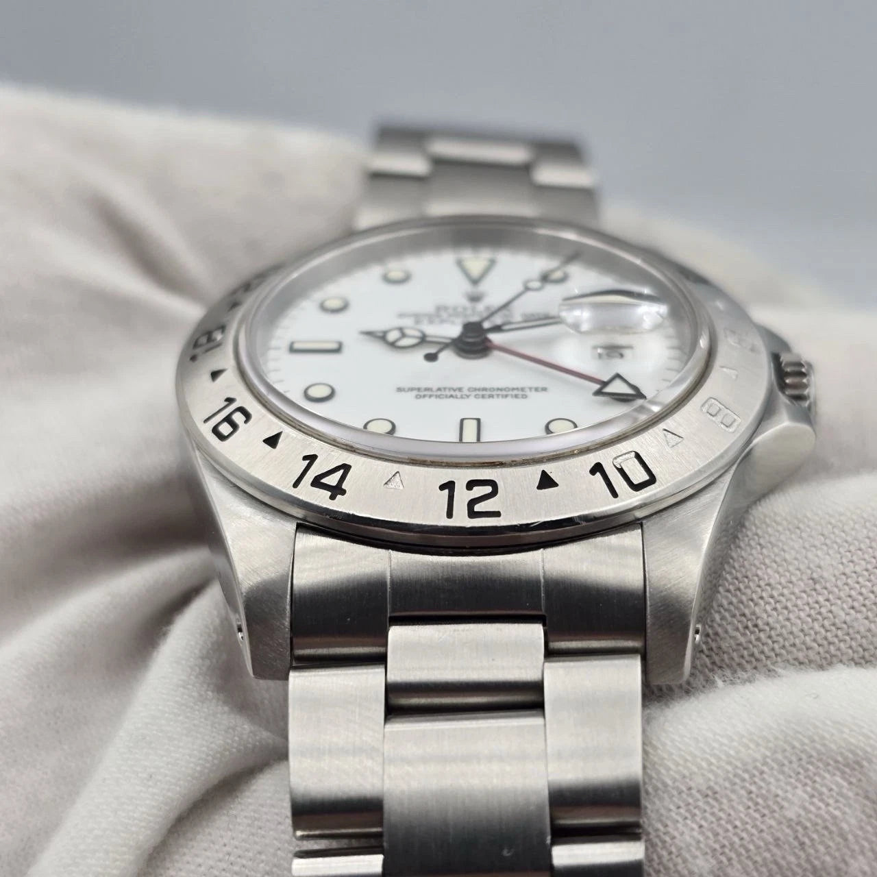 Rolex Explorer II 16570 4