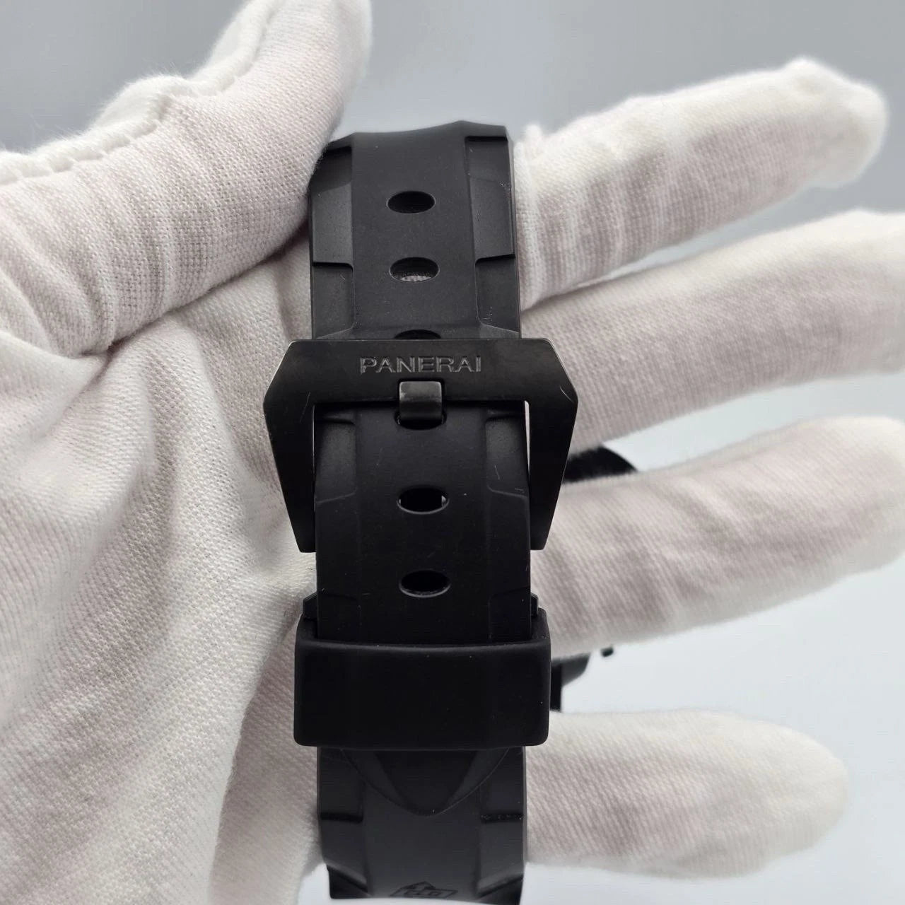 2025 PAPERS Panerai Submersible Carbotech Black Dial 42mm PAM02231 BOX