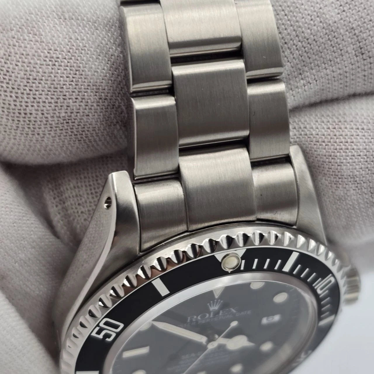MINT Rolex Sea-Dweller 16600 Stainless Steel Black Dial 40MM Watch