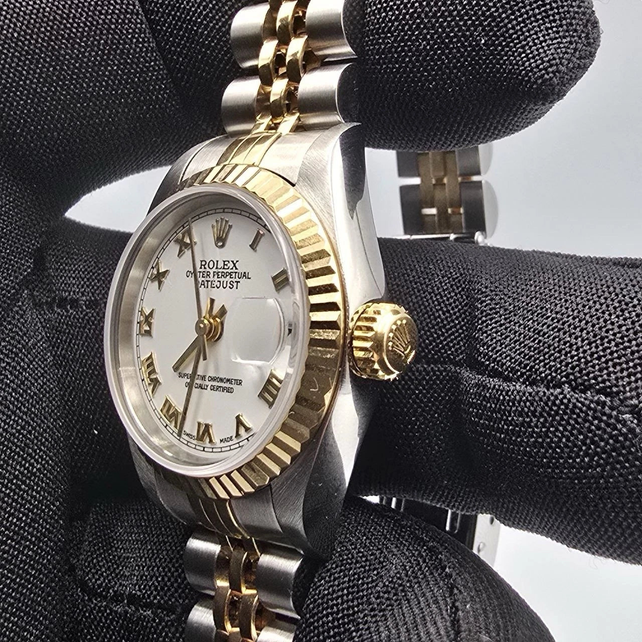 Rolex Lady Datejust Gold Steel Fluted Bezel White Roman Jubilee 26mm Watch 79173