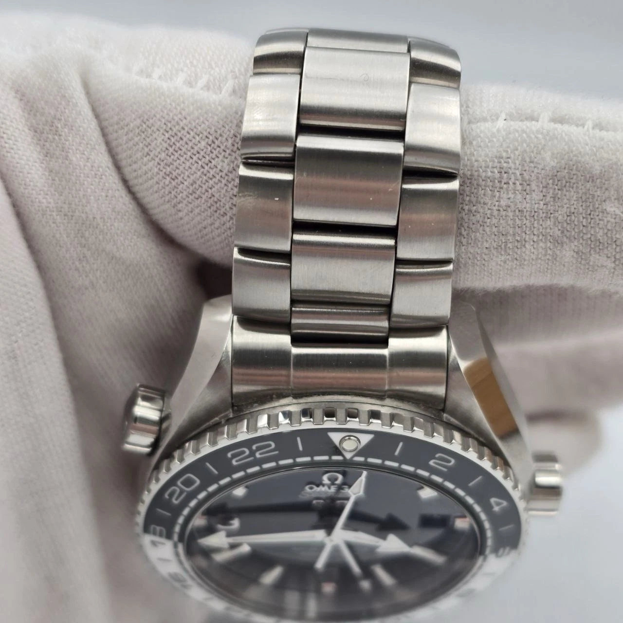 2024 PAPERS OMEGA Seamaster Planet Ocean GMT 600M “Oreo" 215.30.44.22.01.001 BOX