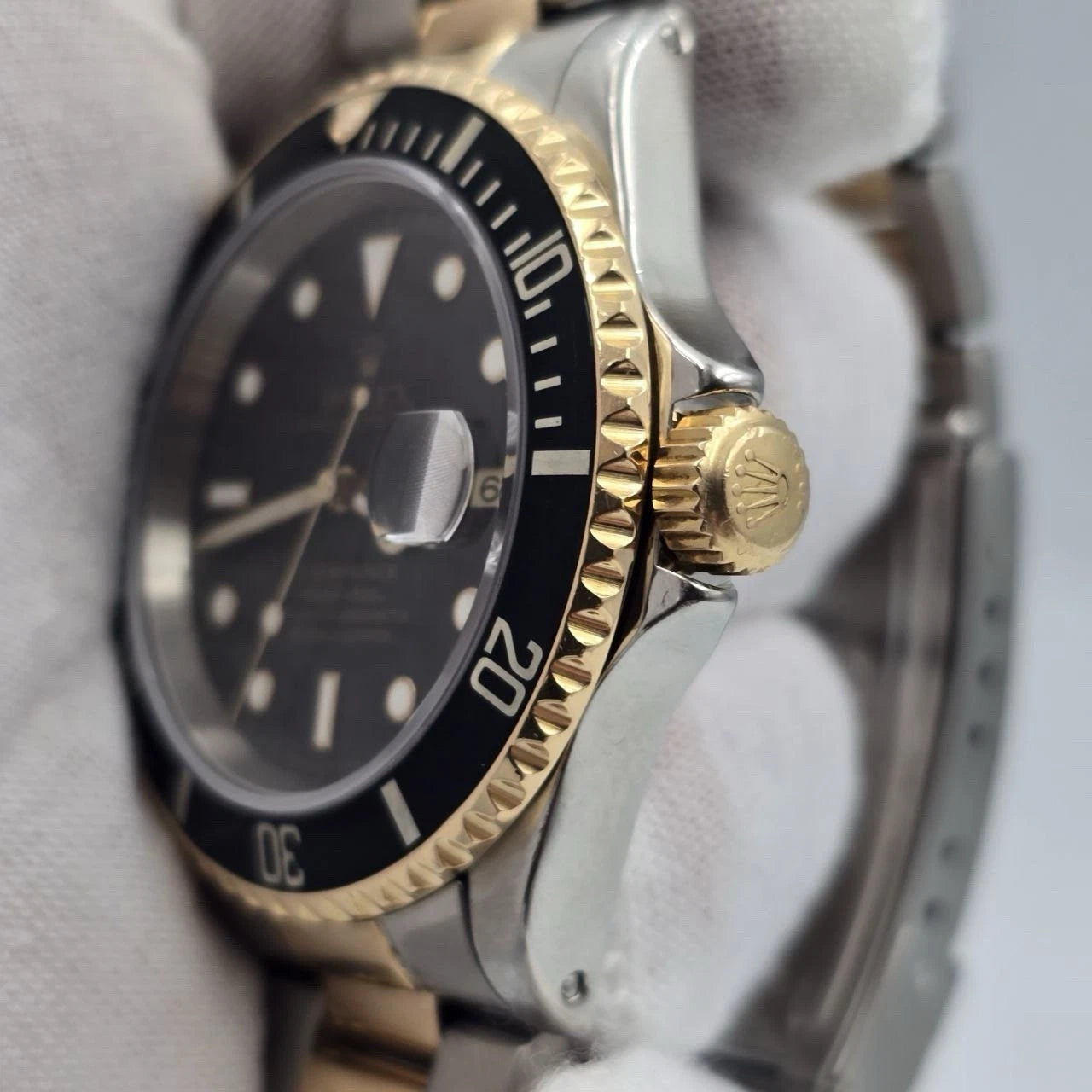 Rolex Submariner Date Black Yellow Gold Stainless Steel 40mm Watch 16613