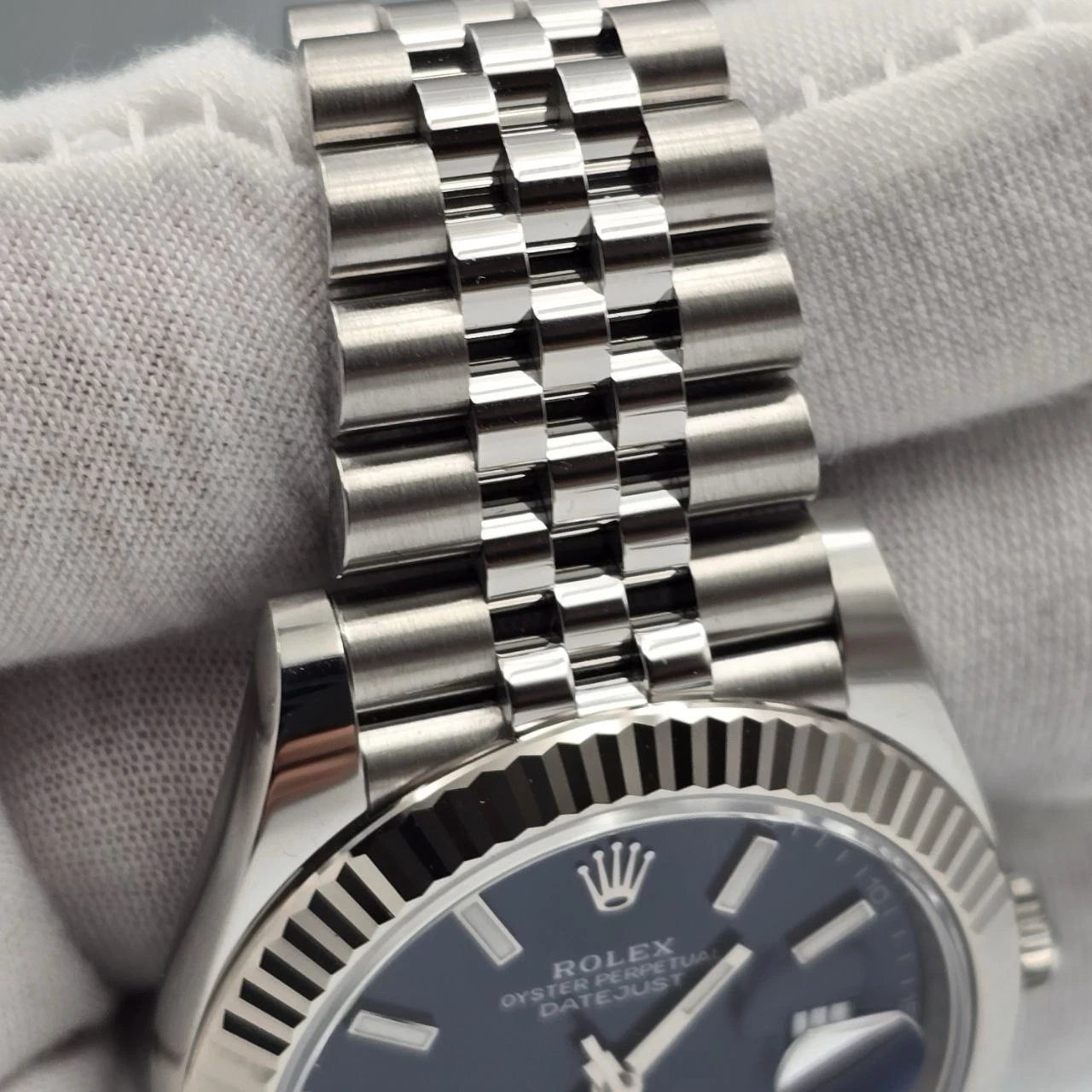 NEW 2025 Rolex Datejust 41mm 126334 Blue Stick Dial Fluted Bezel Jubilee UNWORN