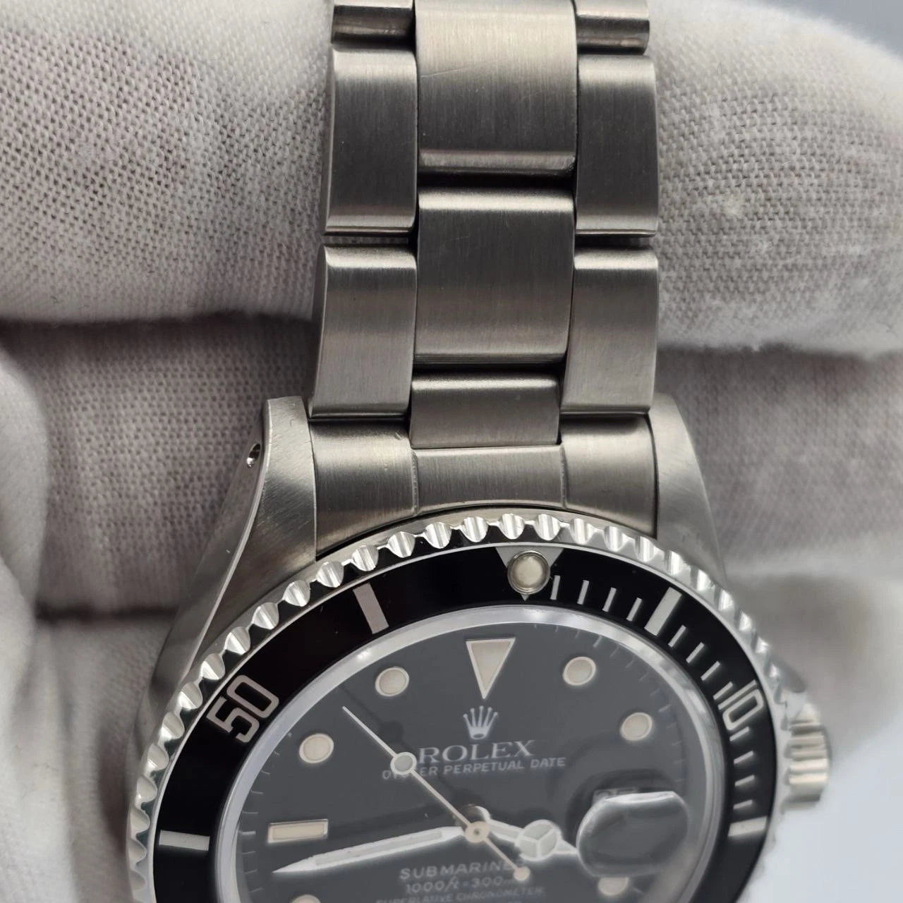 MINT Rolex Submariner Date 16800 Stainless Steel Black 40mm Oyster Watch