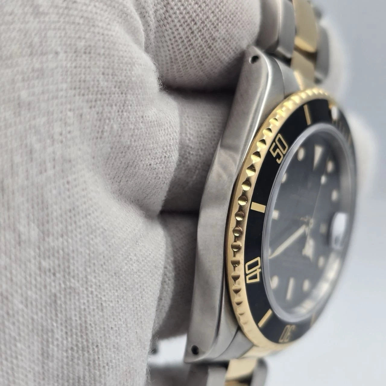 Rolex Submariner Date 18K Yellow Gold Black Stainless Steel 40mm Watch 16803