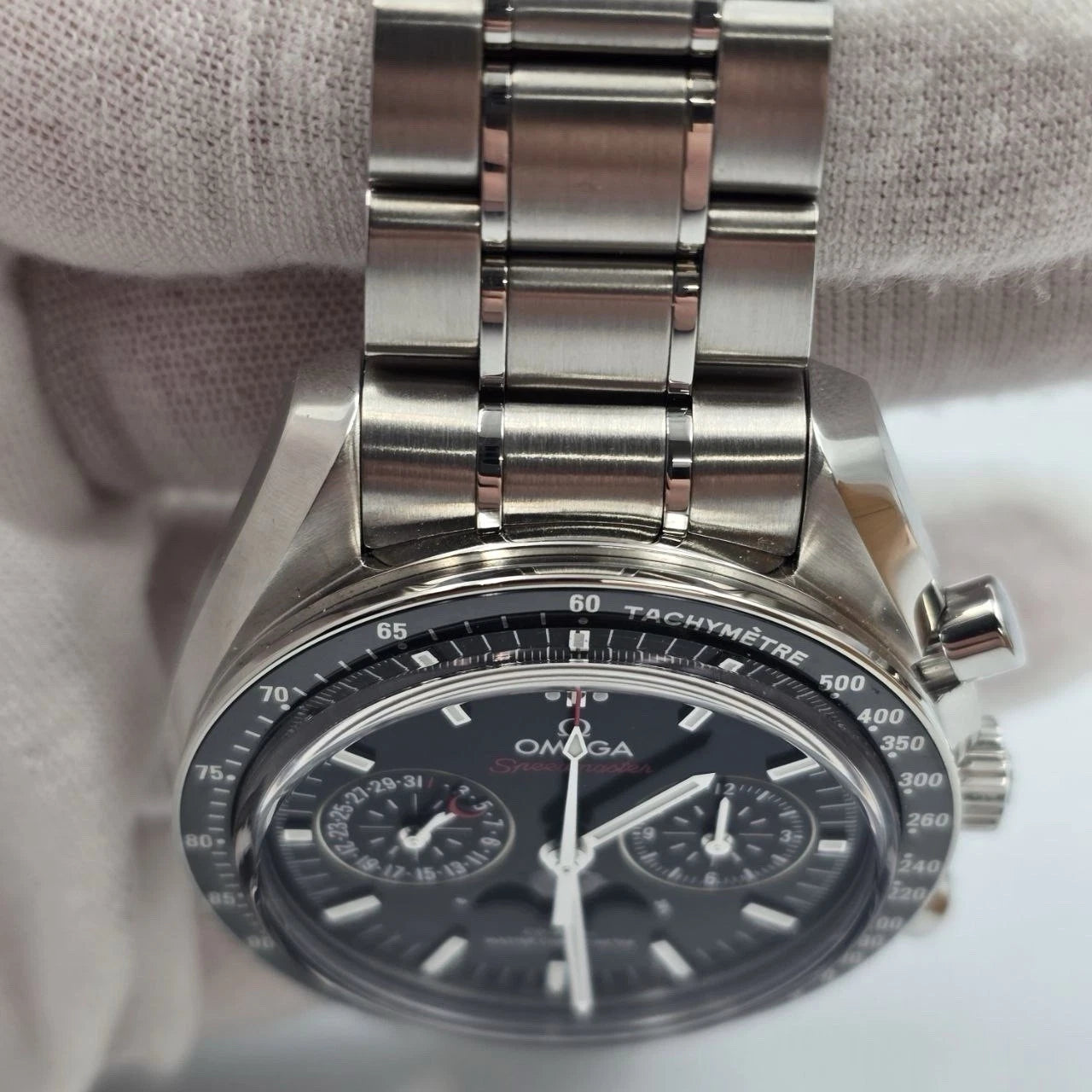 NEW 2026 Omega Speedmaster Moonphase 304.30.44.52.01.001 Black Dial 44mm Watch