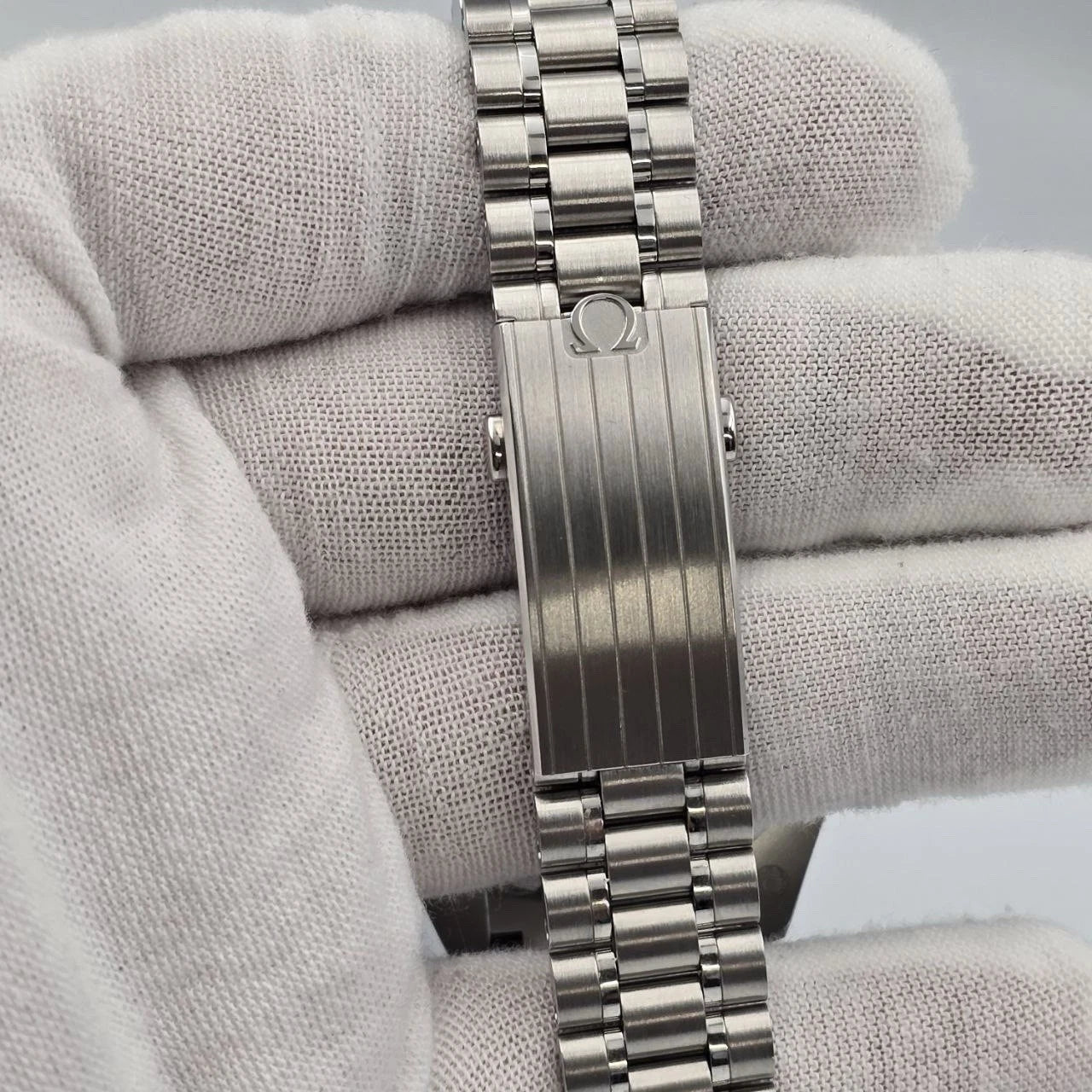 NEW 2025 Omega Speedmaster Professional Moonwatch White Dial 310.30.42.50.04.001