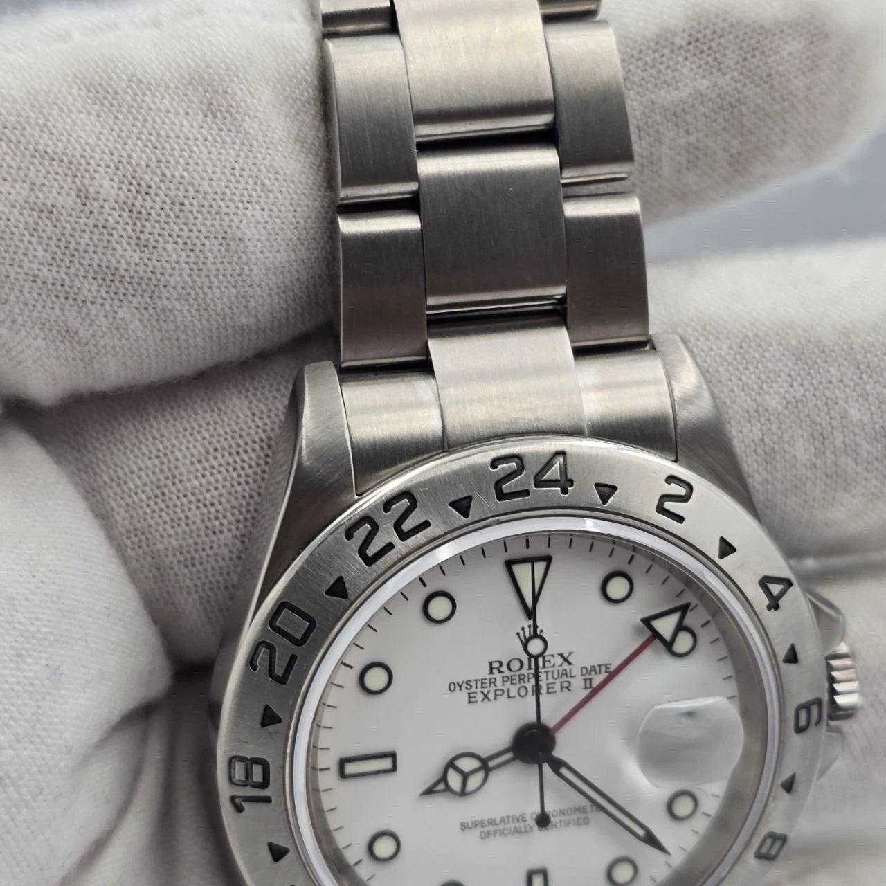 PAPERS MINT 2005 Rolex 16570 Explorer II White Steel NO HOLES 40mm Watch