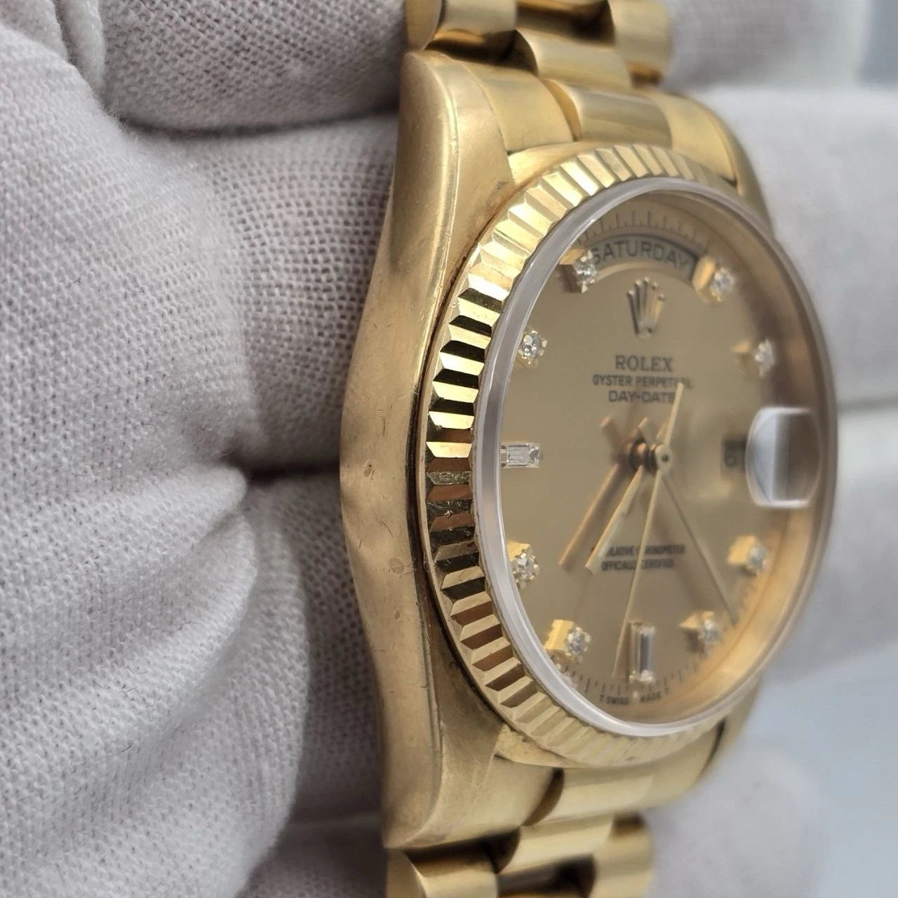 Rolex 18K Gold Day-Date President Gold Champagne Diamond Dial 36mm Watch 18238