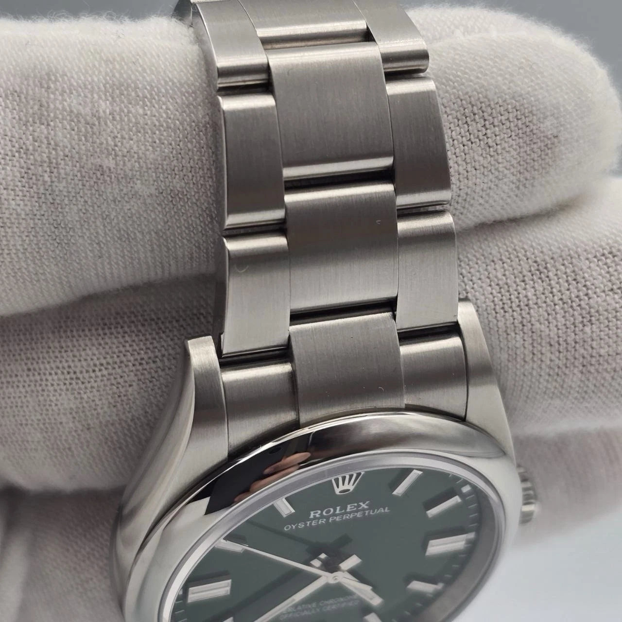 NEW 2025 Rolex Oyster Perpetual 36mm 126000 Green Dial UNWORN