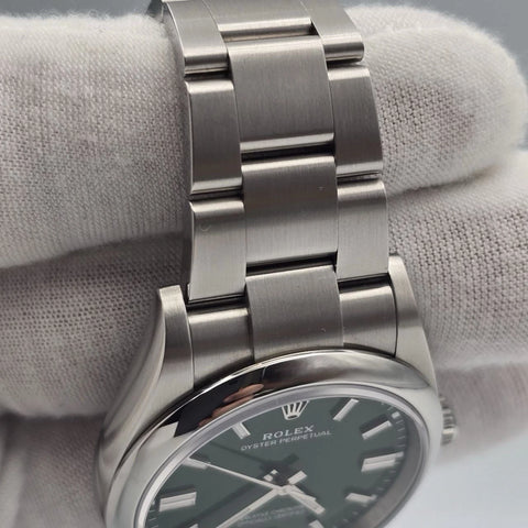NEW 2025 Rolex Oyster Perpetual 36mm 126000 Green Dial UNWORN