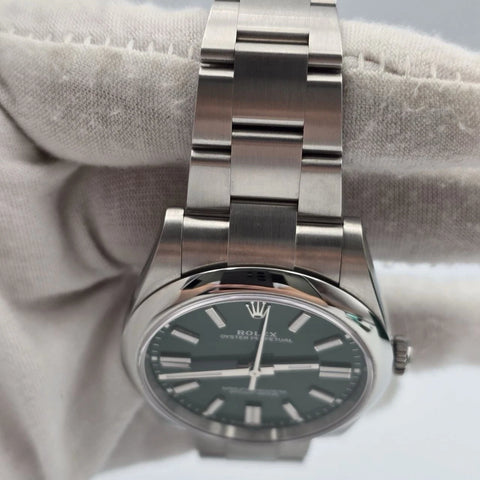 2024 PAPERS Rolex Oyster Perpetual 41mm Green Dial Steel 124300 BOX