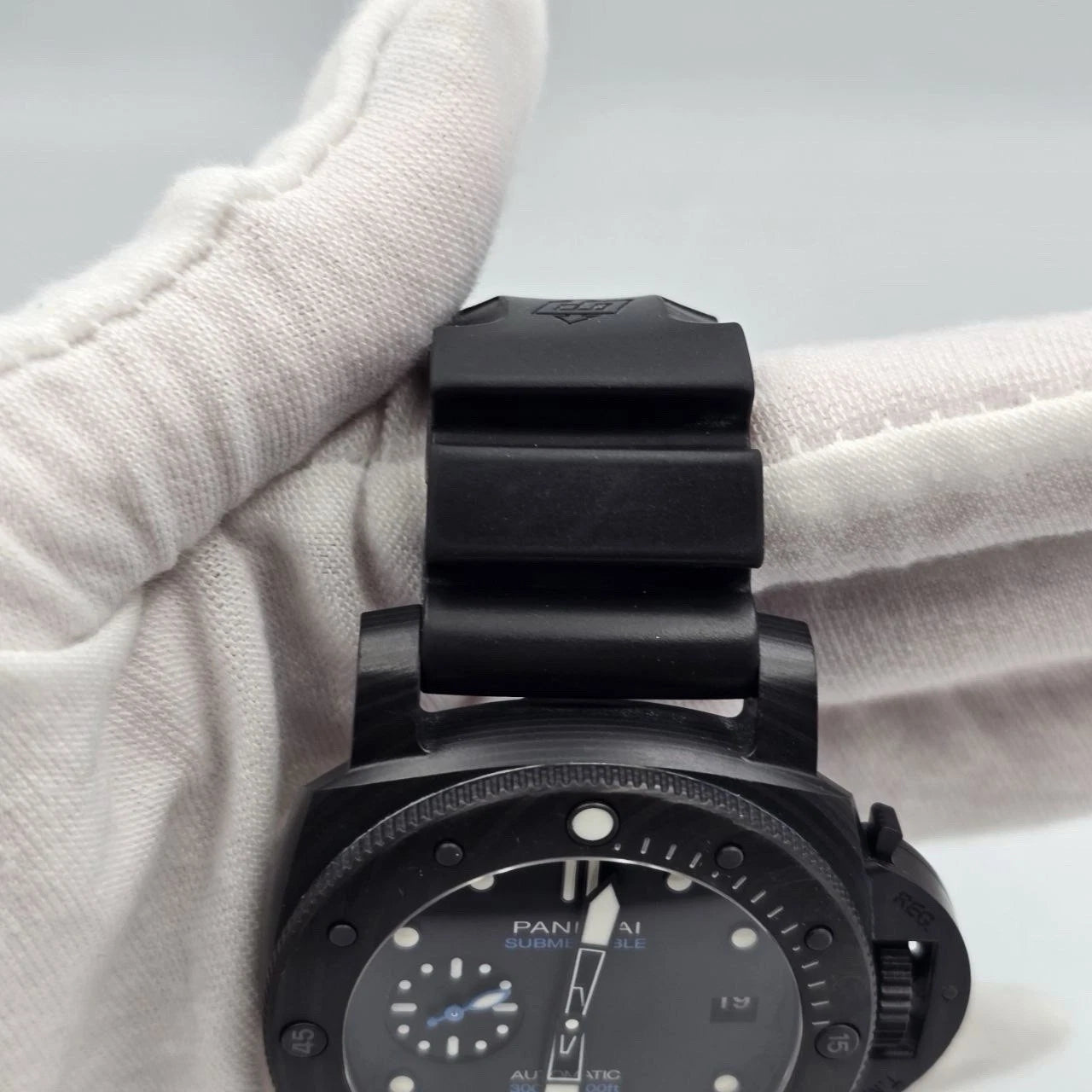 2025 PAPERS Panerai Submersible Carbotech Black Dial 42mm PAM02231 BOX