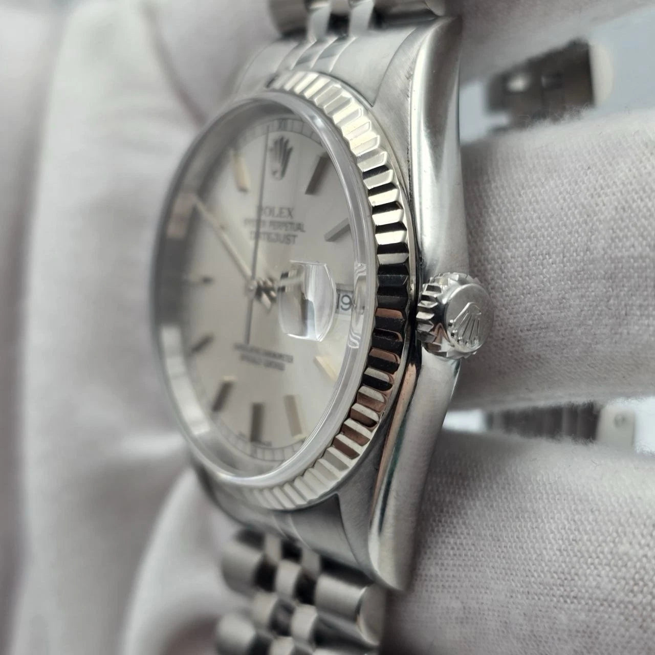 2005 Rolex Datejust Silver Dial Stainless Steel Jubilee 16234 36mm Watch