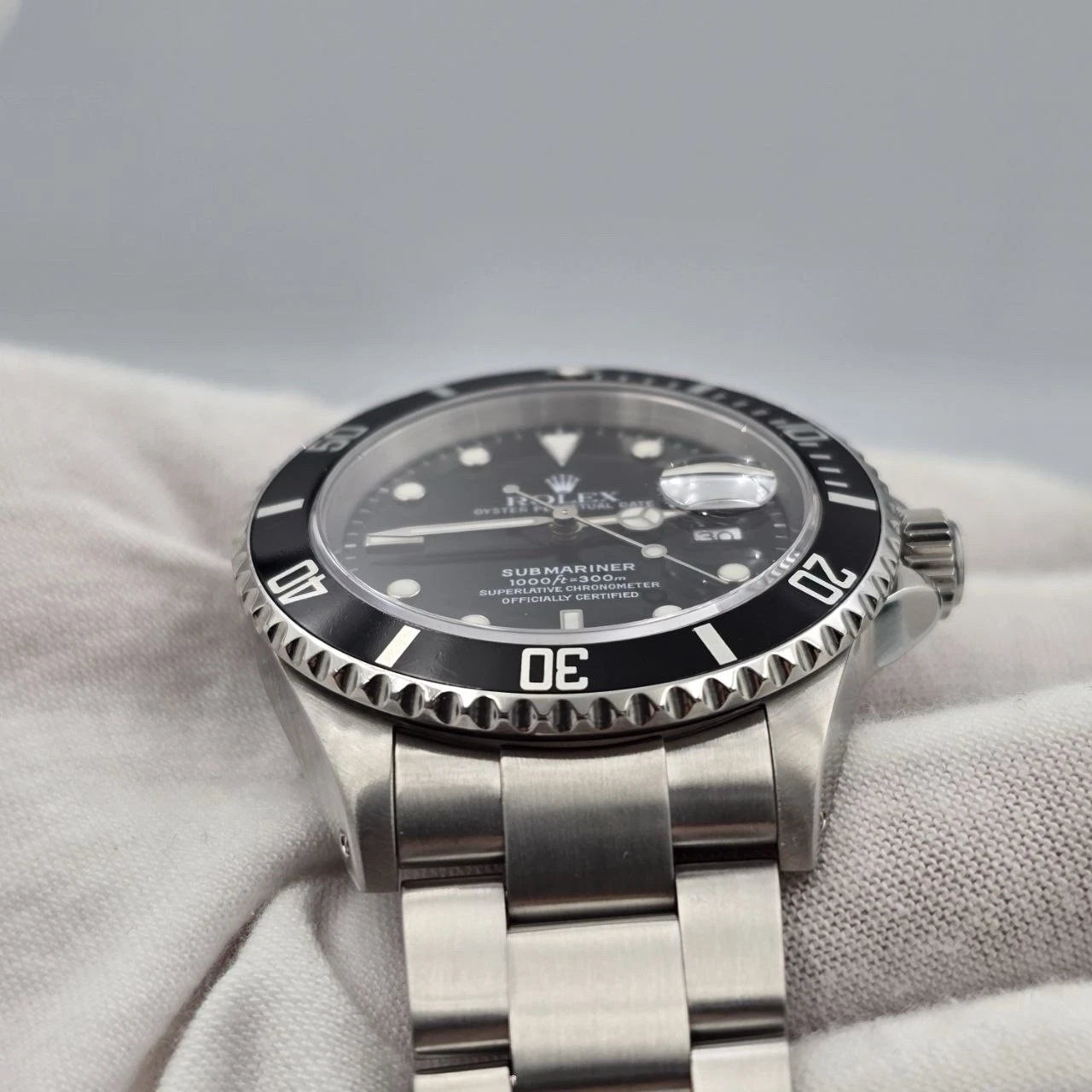PAPERS 2003 Rolex Submariner Date 16610 Black Dial Stainless Steel Oyster 40mm