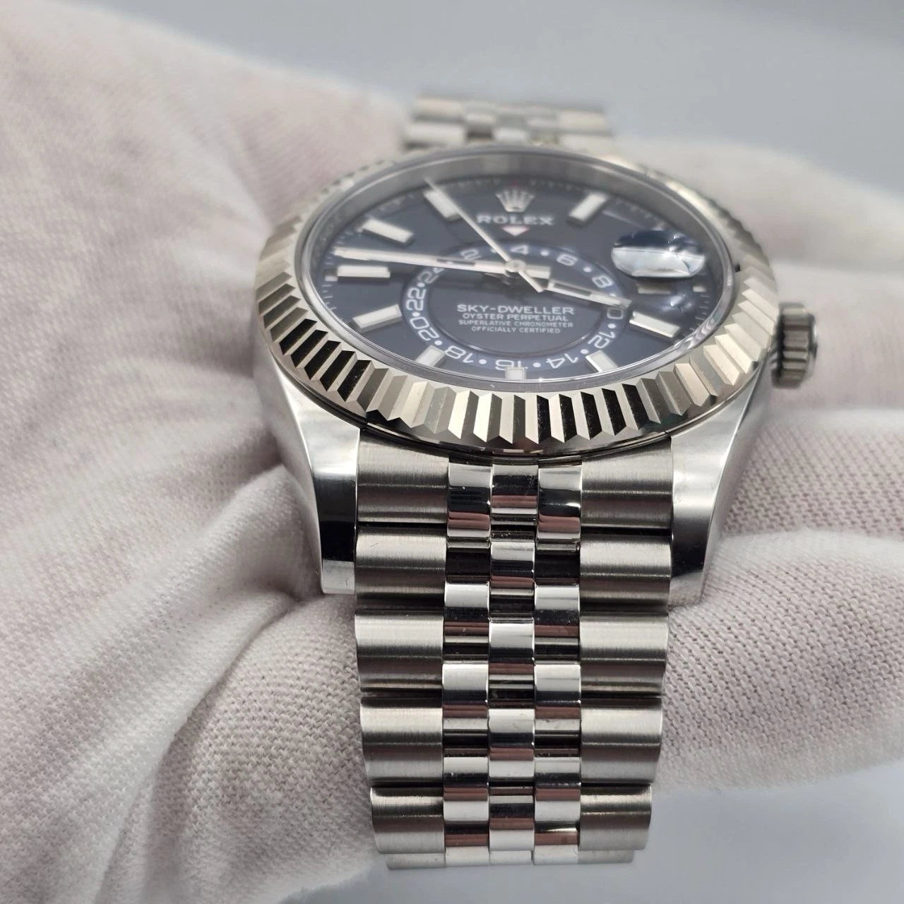 PAPERS 2024 Rolex Sky-Dweller 42mm Blue Dial Jubilee Bracelet 336934 BOX