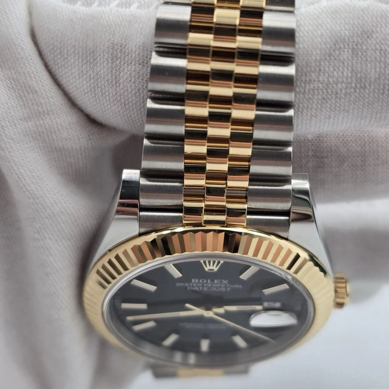 PAPERS 2025 Rolex Datejust 41mm 18K Two Tone Black Dial Jubilee 126333 BOX