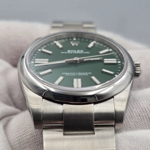 2023 PAPERS Rolex Oyster Perpetual 41mm Green Stainless Steel 124300 BOX