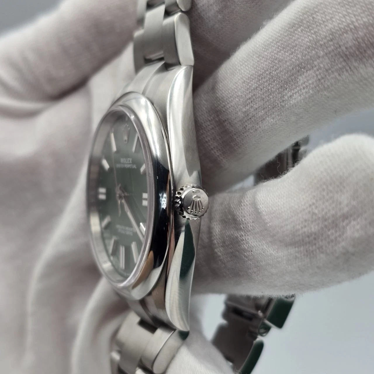 2025 PAPERS Rolex Oyster Perpetual 41mm Green Stainless Steel 124300 BOX
