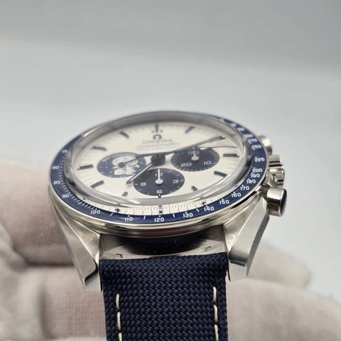 2022 OMEGA Speedmaster 50th Anniversary 310.32.42.50.02.001 Snoopy 42mm