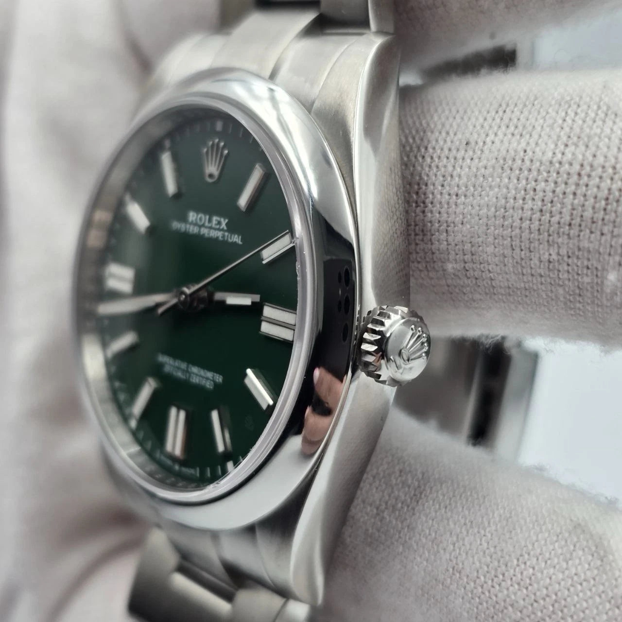 2023 PAPERS Rolex Oyster Perpetual 41mm Green Stainless Steel 124300 BOX